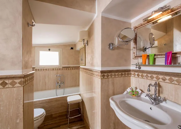 The At The Spanish Steps Luxury Collection - Condotti Penzion 4*